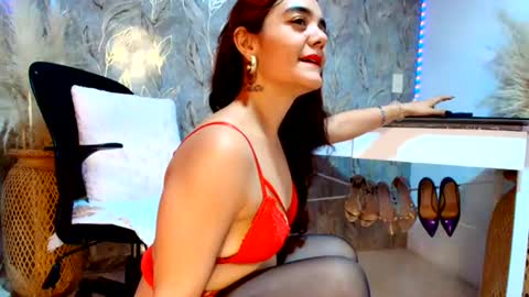 Snapshot of miss_rouss22_ chatting on 07-21-26, 08:00 victoria online show from 07-21-26, 08:00