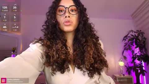 Amy Olivera online show from 10-31-25, 01:34