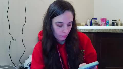 Snapshot of miss_sunshine01 chatting on 12-17-25, 03:51 Bella online show from 12-17-25, 03:51