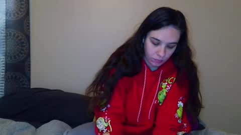 Snapshot of miss_sunshine01 chatting on 01-12-26, 04:12 Bella online show from 01-12-26, 04:12