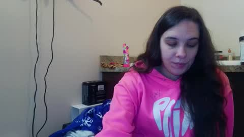 Snapshot of miss_sunshine01 chatting on 01-14-26, 05:51 Bella online show from 01-14-26, 05:51