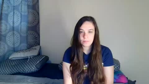 Bella online show from 06-17-26, 04:19