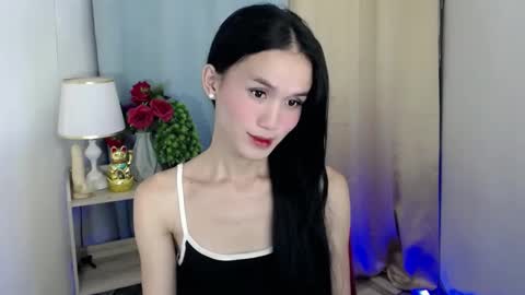 Snapshot of miss_sunshinex chatting on 01-18-25, 08:10 Shine online show from 01-18-25, 08:10