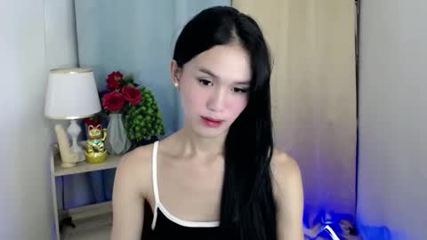 Snapshot of miss_sunshinex chatting on 01-20-25, 12:57 Shine online show from 01-20-25, 12:57