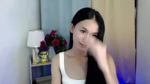 Snapshot of miss_sunshinex chatting on 01-23-25, 07:43 Shine online show from 01-23-25, 07:43