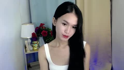 Snapshot of miss_sunshinex chatting on 01-23-25, 10:54 Shine online show from 01-23-25, 10:54
