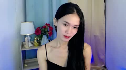 Snapshot of miss_sunshinex chatting on 02-04-25, 05:31 Shine online show from 02-04-25, 05:31