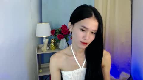 Snapshot of miss_sunshinex chatting on 02-06-25, 06:29 Shine online show from 02-06-25, 06:29