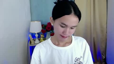 Snapshot of miss_sunshinex chatting on 02-11-25, 09:53 Shine online show from 02-11-25, 09:53