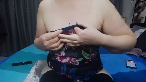 Snapshot of miss_tasha_kom chatting on 12-06-24, 01:44 miss_tasha_kom online show from 12-06-24, 01:44