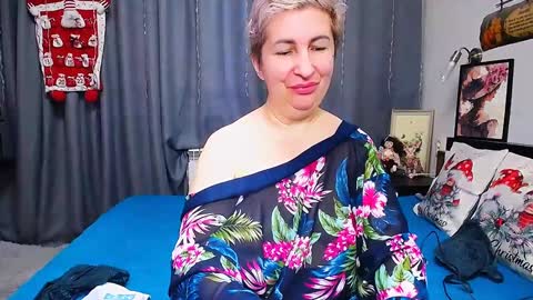 Snapshot of miss_tasha_kom chatting on 12-25-24, 10:17 miss_tasha_kom online show from 12-25-24, 10:17