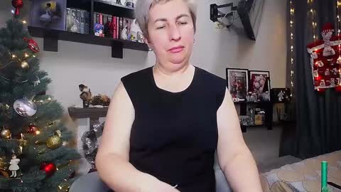 Snapshot of miss_tasha_kom chatting on 01-06-25, 09:52 miss_tasha_kom online show from 01-06-25, 09:52