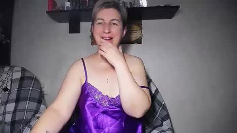 Snapshot of miss_tasha_kom chatting on 10-17-25, 09:12 miss_tasha_kom online show from 10-17-25, 09:12