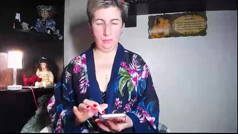 Snapshot of miss_tasha_kom chatting on 11-14-25, 03:44 miss_tasha_kom online show from 11-14-25, 03:44