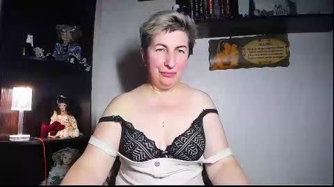 Snapshot of miss_tasha_kom chatting on 11-15-25, 02:35 miss_tasha_kom online show from 11-15-25, 02:35