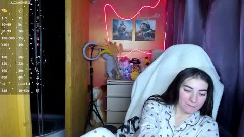 Snapshot of miss_tasy chatting on 12-03-25, 10:13 Melanie January 15th is my birthday there will be an interesting show online show from 12-03-25, 10:13