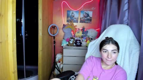 Melanie  January 15th is my birthday there will be an interesting show  online show from 04-08-26, 05:40