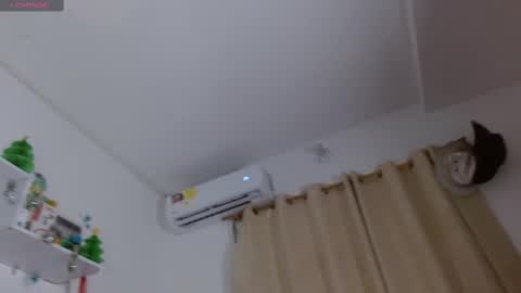 Snapshot of miss_valery2 chatting on 02-14-25, 12:41 hanna online show from 02-14-25, 12:41