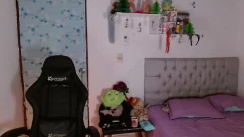 Snapshot of miss_valery2 chatting on 02-16-25, 04:53 hanna online show from 02-16-25, 04:53