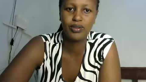 miss_vall online show from 12-30-24, 11:15