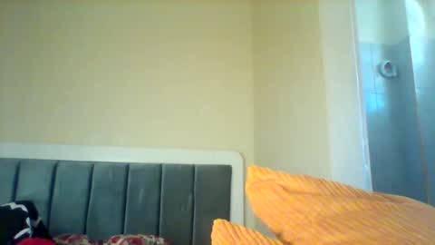 Snapshot of miss_vall chatting on 01-13-26, 08:30 miss_vall online show from 01-13-26, 08:30