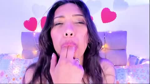 Miss Veronica online show from 02-13-25, 05:33