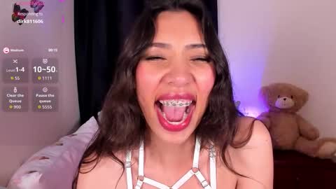 Miss Veronica online show from 12-03-25, 01:20