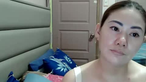 HOT MOMMY ZEPHYR online show from 02-19-26, 08:21