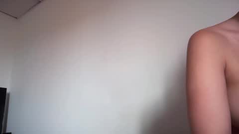 Ameliahs online show from 09-26-25, 01:04