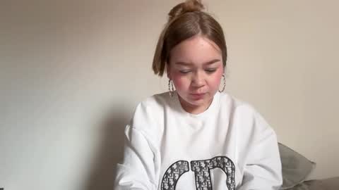 Ameliahs online show from 10-31-25, 01:01