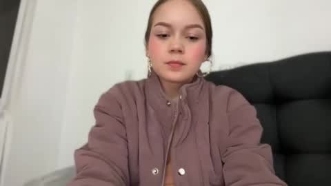 Ameliahs online show from 11-29-25, 01:19