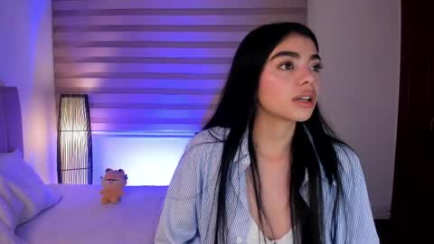 Ariadna Ruiz online show from 04-15-26, 12:34