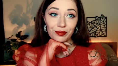 Snapshot of missbeverlymills chatting on 12-08-24, 11:35 The divine Beverly online show from 12-08-24, 11:35