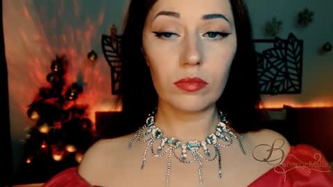 Snapshot of missbeverlymills chatting on 12-29-24, 06:16 The divine Beverly online show from 12-29-24, 06:16