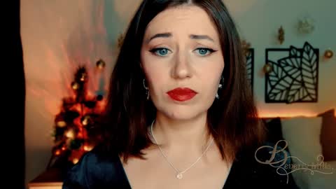 Snapshot of missbeverlymills chatting on 01-01-25, 06:49 The divine Beverly online show from 01-01-25, 06:49