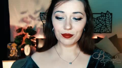 Snapshot of missbeverlymills chatting on 02-08-25, 05:29 The divine Beverly online show from 02-08-25, 05:29