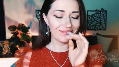 Snapshot of missbeverlymills chatting on 02-16-25, 06:43 The divine Beverly online show from 02-16-25, 06:43