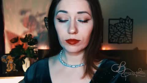 Snapshot of missbeverlymills chatting on 02-22-25, 09:04 The divine Beverly online show from 02-22-25, 09:04