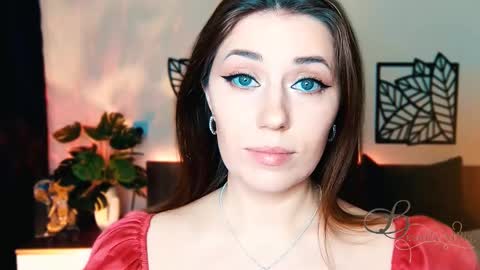 Snapshot of missbeverlymills chatting on 02-24-25, 08:17 The divine Beverly online show from 02-24-25, 08:17