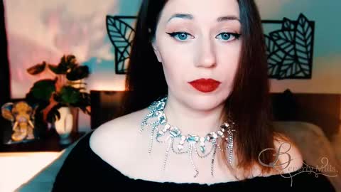 Snapshot of missbeverlymills chatting on 03-01-25, 10:55 The divine Beverly online show from 03-01-25, 10:55