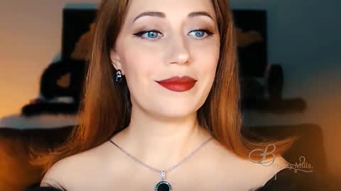 Snapshot of missbeverlymills chatting on 10-09-25, 05:05 The divine Beverly online show from 10-09-25, 05:05