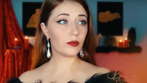 Snapshot of missbeverlymills chatting on 10-19-25, 09:15 The divine Beverly online show from 10-19-25, 09:15