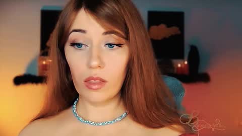 Snapshot of missbeverlymills chatting on 11-08-25, 02:56 The divine Beverly online show from 11-08-25, 02:56