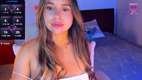 Snapshot of missblackdiamond chatting on 06-11-26, 12:32 valentina andrea online show from 06-11-26, 12:32