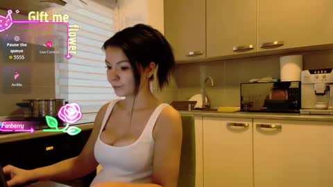 Snapshot of missbya chatting on 10-20-25, 05:08 missbya online show from 10-20-25, 05:08