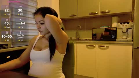 Snapshot of missbya chatting on 11-21-25, 06:01 missbya online show from 11-21-25, 06:01