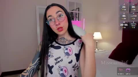 Snapshot of misscamilaf chatting on 02-21-25, 12:05 Camila Flores online show from 02-21-25, 12:05