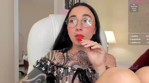 Snapshot of misscamilaf chatting on 03-05-25, 03:29 Camila Flores online show from 03-05-25, 03:29