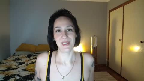 Snapshot of misscarmilla444 chatting on 09-30-25, 11:32 MissCarmilla444 online show from 09-30-25, 11:32