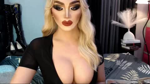 Snapshot of misschannel4sub chatting on 03-05-25, 11:49 PRIESTESS CHANNEL online show from 03-05-25, 11:49
